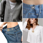 Le bouton fleur à perle porté sur un cardigan gris, sur la ceinture d'un jean devenu trop large et sur une chemise blanche